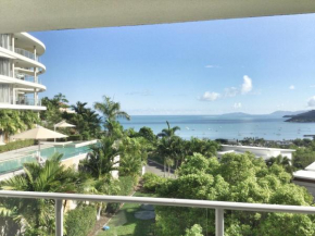 Three B Airlie 2 bedroom unit Seaviews & Pool